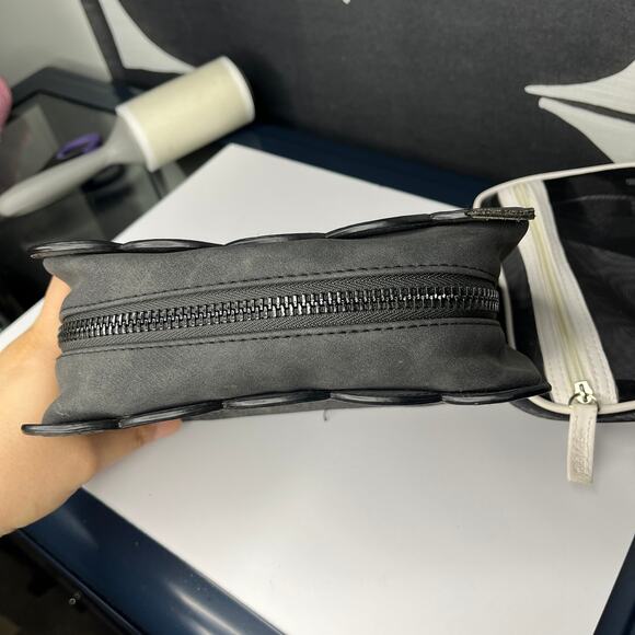 Trish McEvoy Black Suede Scalloped Makeup Planner Bag and Mesh Bag - Picture 3 of 10